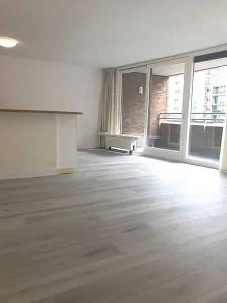Ruim 3-kamerappartement De Veranda nabij winkels en OV