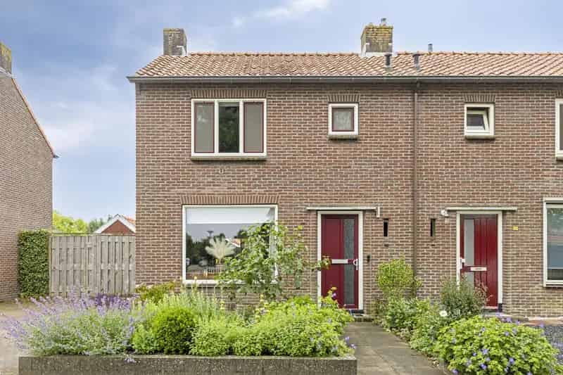 Tweekapper Zelhem 3 slaapkamers moderne badkamer diepe tuin