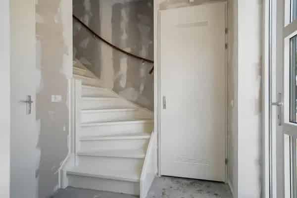 Te Huur Deltastraat 2D: Moderne Hoekwoning met Tuin en Lage Energiekosten