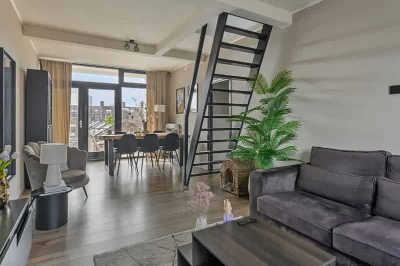Maisonnette Breda Linie  Nabij Station  2 slaapkamers