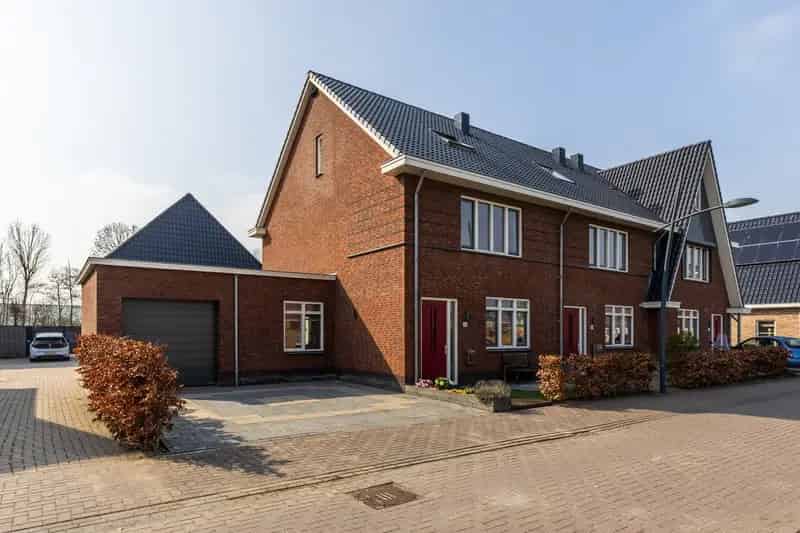 Hoekwoning 5 slaapkamers Assendelft Garage Tuin 14 Zonnepanelen