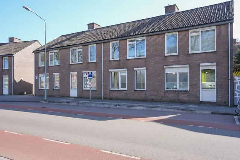 Moderne Benedenwoning Aarveld Eigen Parkeerplaats