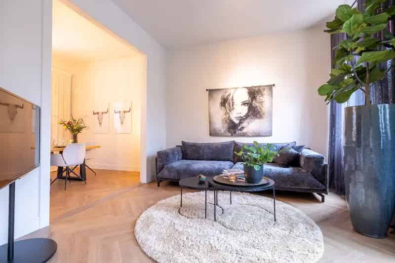 Herenhuis Tilburg Centrum Gerenoveerd 4 Verdiepingen Kantoor Aan Huis
