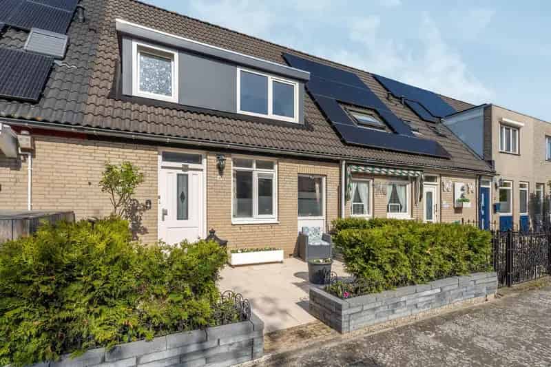 Ruime gezinswoning Almere-Buiten 3 dakkapellen HR++ beglazing energielabel B
