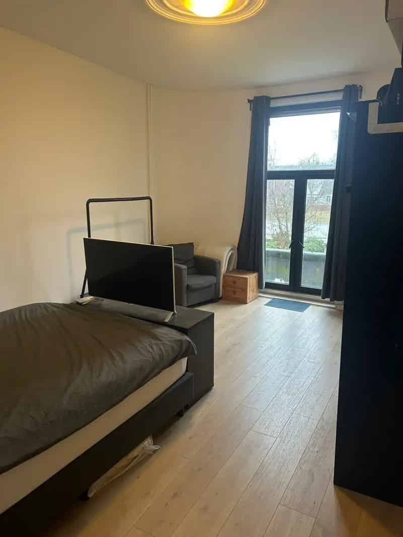 Kamer te huur Breda: 19m2 kamer met dakterras in studentenhuis