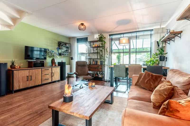 Huis te koop Almere: 4 Slaapkamers, Energielabel A, Moderne Keuken