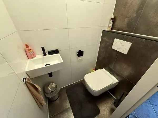 Te Huur: Gemeubileerd Huis 100m2 2 Slaapkamers