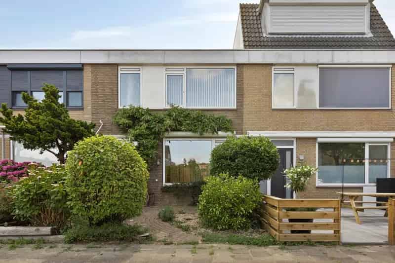 Huis Te Koop , 38, President van Heelstraat, Hoek van Holland, Zuid-Holland