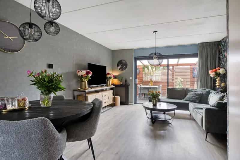 Huis te koop Ede Goudsbloemstraat: Luxe keuken badkamer tuin berging