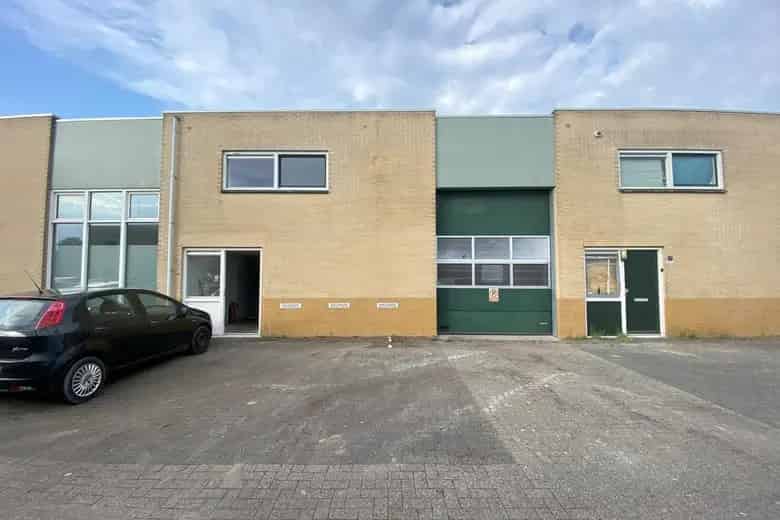 195 m2 Bedrijfsruimte te koop Almere