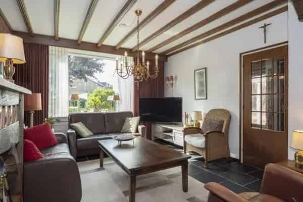 Huis Te Koop , 21, Meishagerstraat, Munstergeleen, Limburg