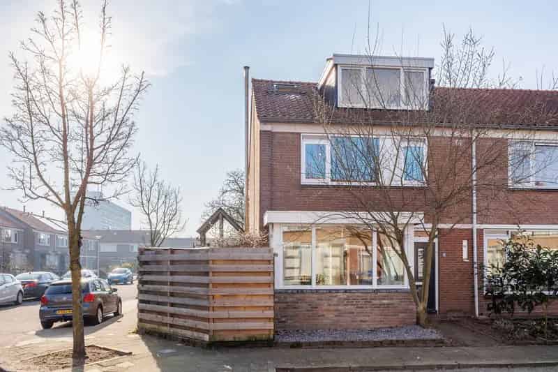 Ruime gerenoveerde hoekwoning Nijmegen Neerbosch Oost