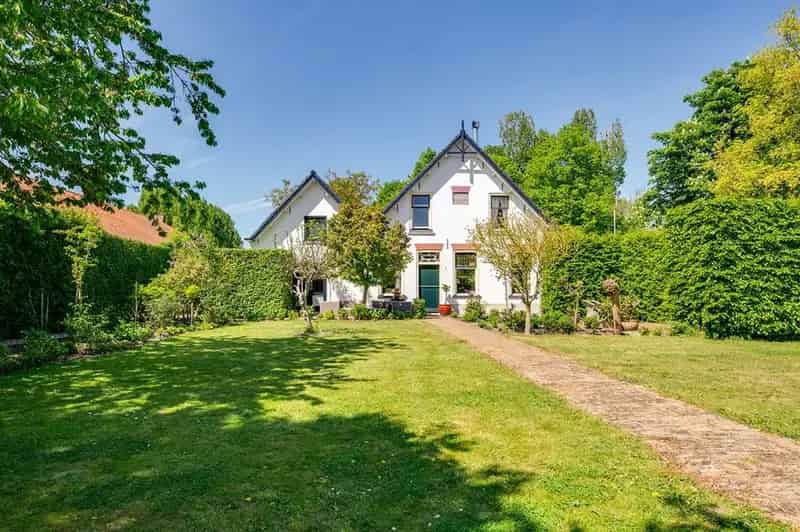 Woonboerderij Melissant 6 slaapkamers grote schuur energielabel A