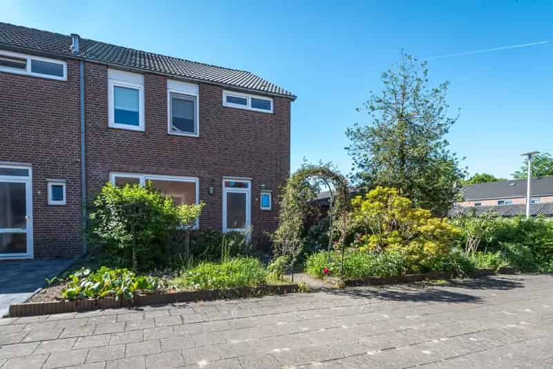 Hoekwoning Markelo 4 slaapkamers Ruime tuin 128m²