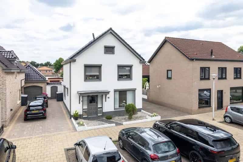 Vrijstaande woning St Willebrord: 2 woonruimtes, tuin op het zuiden