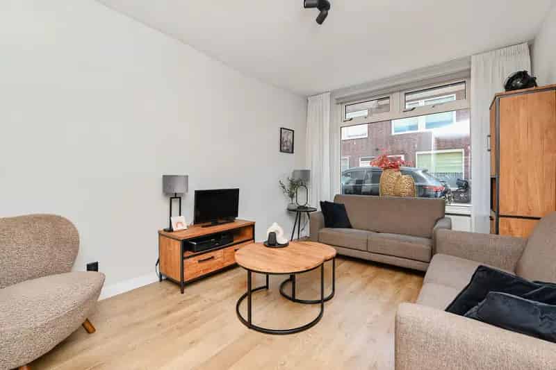 Moderne 4 Slaapkamers Huis te Koop Den Haag Nabij Strand