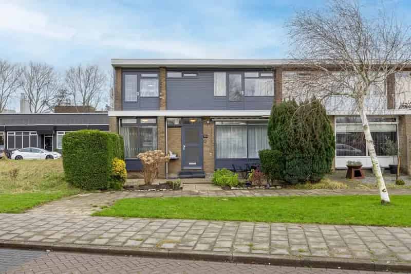 Huis te koop: 5 Slaapkamers, Moderne Afwerking, Wormerveer