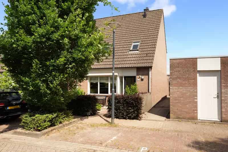 Huis te koop Waalwijk: Ruime gezinswoning 4 slaapkamers nabij centrum