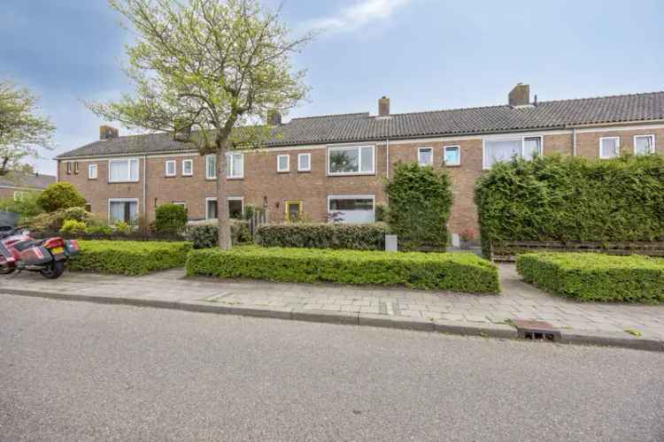 Ruim huis met 4 slaapkamers nabij Amsterdam