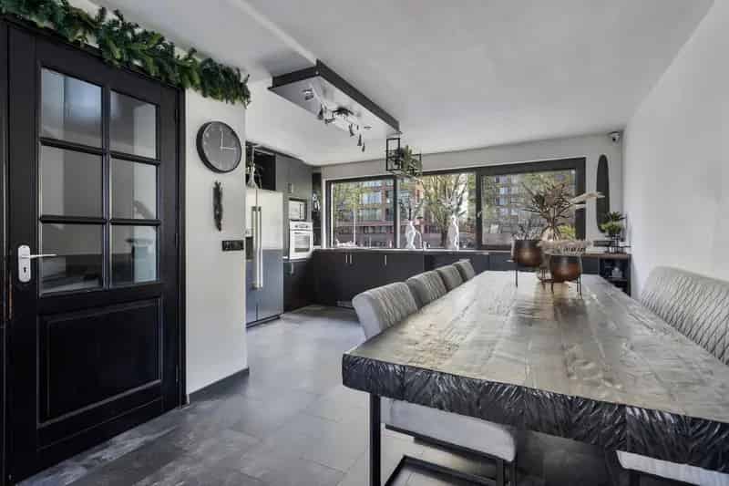Huis te koop Zaandam: 5 slaapkamers, dakterras, energielabel A