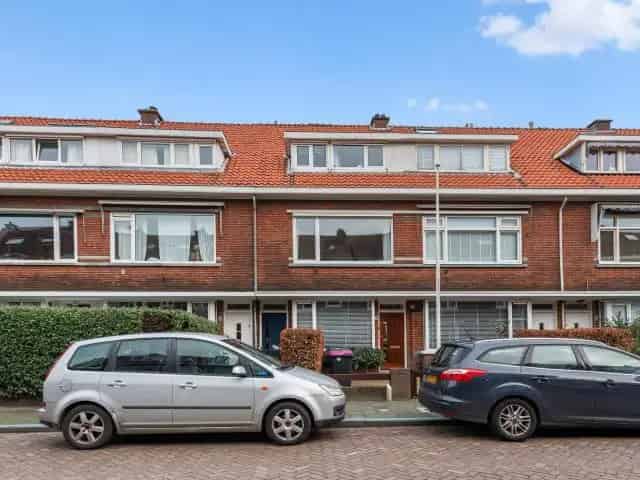 Ruime Dubbele Bovenwoning Voorburg - Ideaal voor Jonge Gezinnen