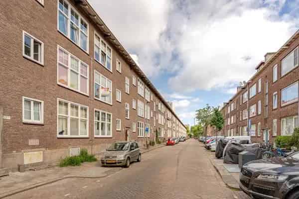 Appartement Carnisse Tapuitstraat: Balkon, Slaapkamer en Berging