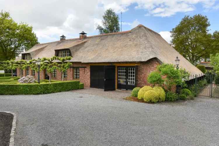 Woonboerderij Chaam 391m²  Ruim Perceel 1922m² Familie B&B Paarden