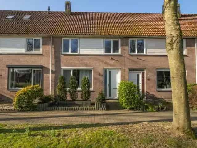 Tussenwoning Hoorn 4 slaapkamers zonnige tuin 8 zonnepanelen energielabel A