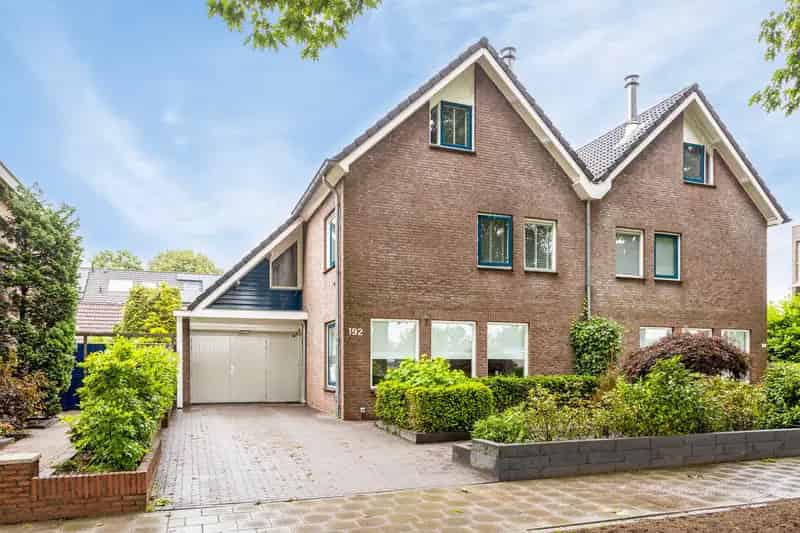 Luxe woning te koop met 6 slaapkamers en sauna nabij Veluwezoom