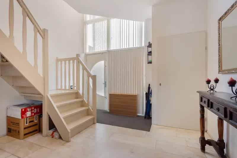 Bedrijfshal Den Bosch te Koop: 205m2 Woning 43m2 Garage 45m2 Studio