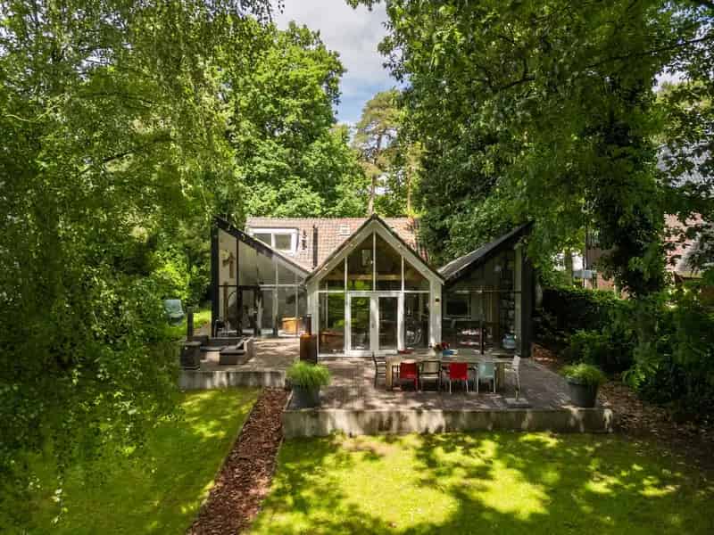 Vrijstaande Villa met Guesthouse te Bilthoven