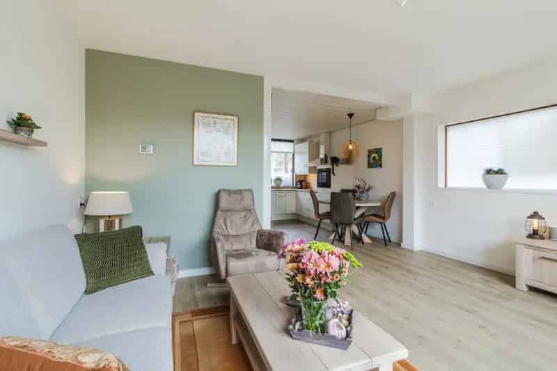 Huis te koop Vlaardingen: Ruime 5-kamer hoekwoning met tuin