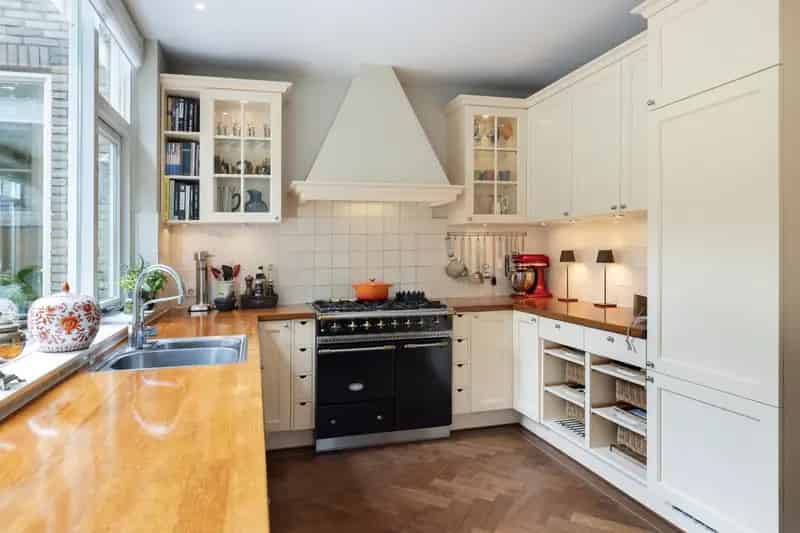 Jaren 30 woning te Hilversum, 6 slaapkamers, natuurreservaat