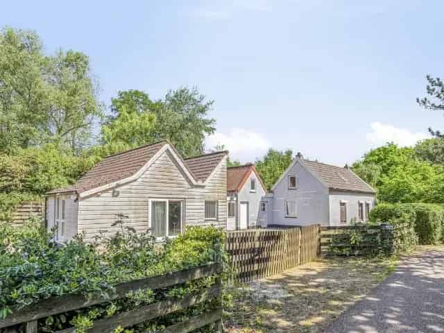 Woning te koop Ouddorp: Vrijstaande woning met kantoor
