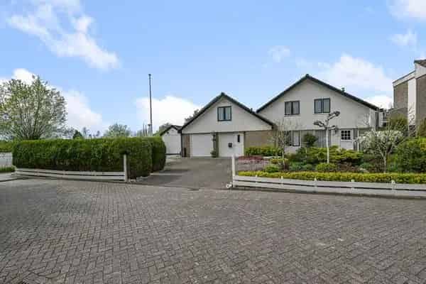 Vrijstaande Villa Uitgeest 3 slaapkamers Grote Tuin Garage