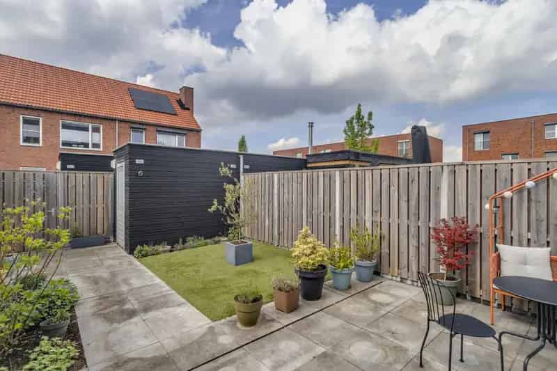 Ruime tussenwoning Tilburg 3 slaapkamers 25 zonnepanelen energielabel A