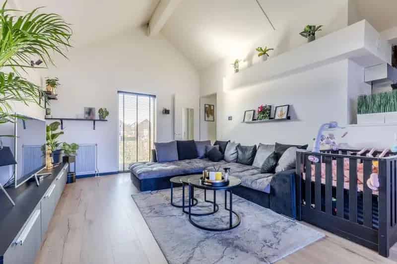 2 Kamer Appartement Almere - Ruim Balkon Moderne Keuken