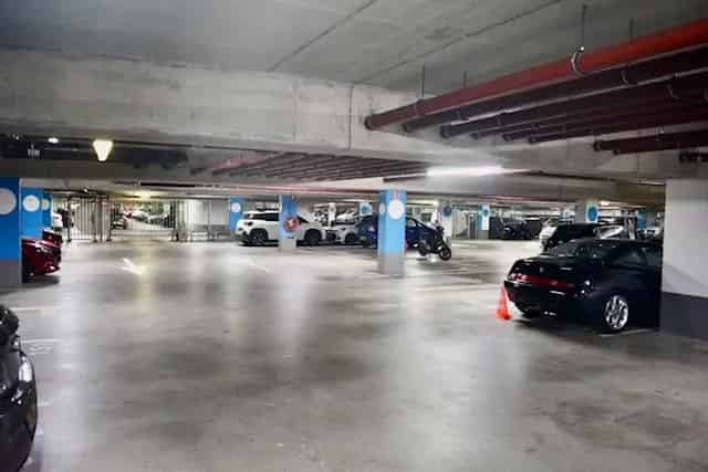 Parkeerplaats te Koop IJburg Beveiligd 24 7 Laden