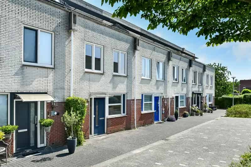 Tussenwoning Rijkerswoerd Arnhem 3 slaapkamers dakterras