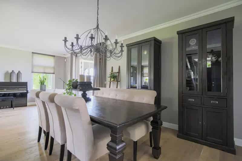Luxe Villa met Zorgwoning te Koop