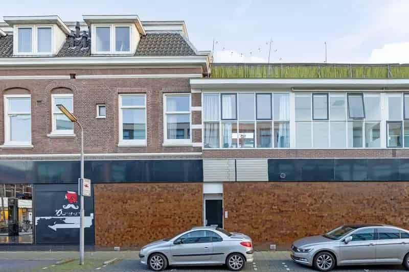 Modern Appartement Zaandam - Balkon - Verhuurd - Nabij NS Station