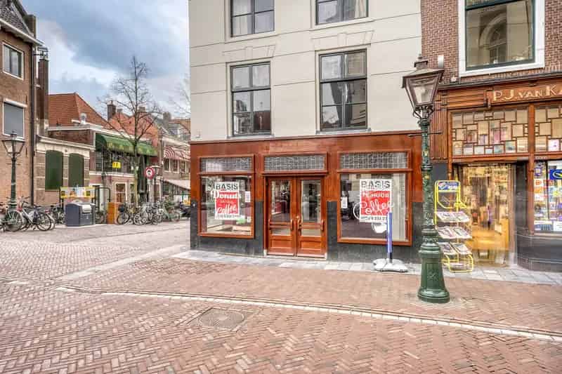 Te Huur Winkelruimte Haarlemmerstraat Leiden 100m2
