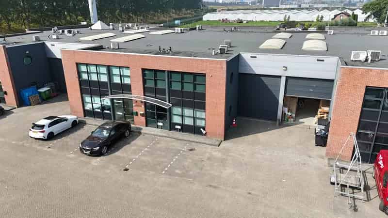 Bedrijfshal Barendrecht | Zoek bedrijfshallen te huur: Zeemanstraat 53 2991 XR Barendrecht 