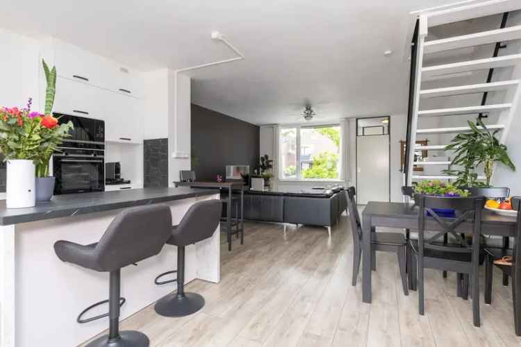 Huis te koop Hoorn: Gerenoveerde hoekwoning 4 slaapkamers