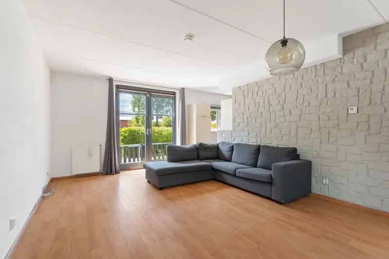 Appartement te koop Almere: Ruime 3 kamer benedenwoning met tuin