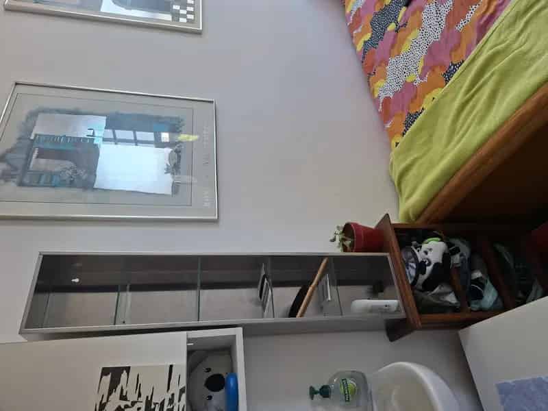 Grote Slaapkamer in Amsterdam Appartement te Delen