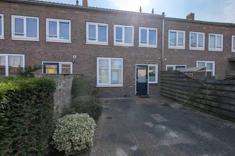 Huis te koop Zoeterwoude starters woning verbouwen HR++ beglazing zonnepanelen