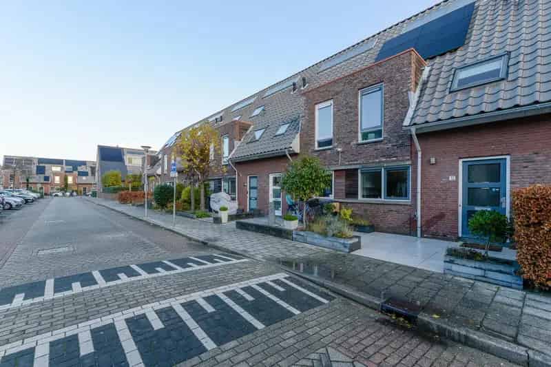 Moderne Tussenwoning Wateringen 3 slaapkamers Tuin Zonnepanelen