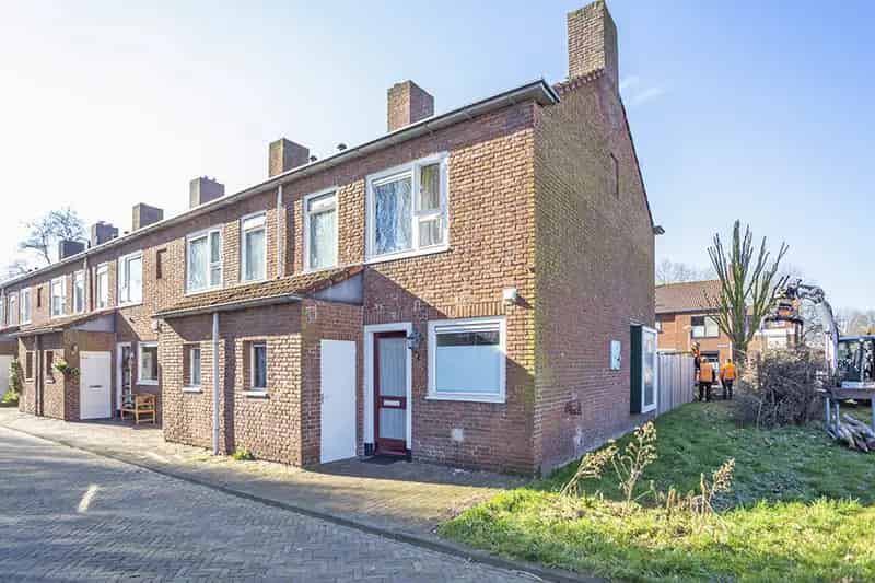 Gezinwoning nabij Brabantplein Winkelcentrum Station en A27