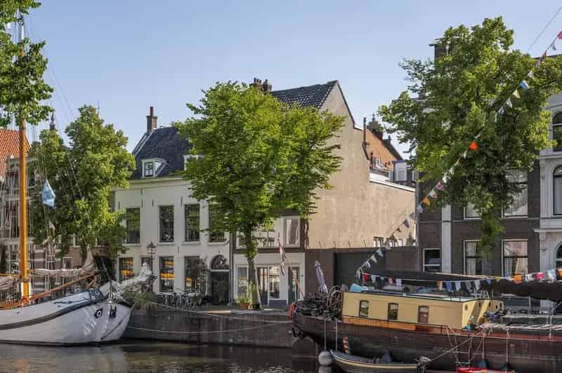 Ruim Grachtenpand Schiedam 180m2 Geheel Gemoderniseerd